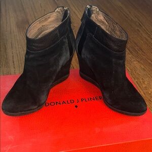 DONALD J. PLINER | Chez  Rear Zip Wedge Ankle Boots Black Suede Women's size 6